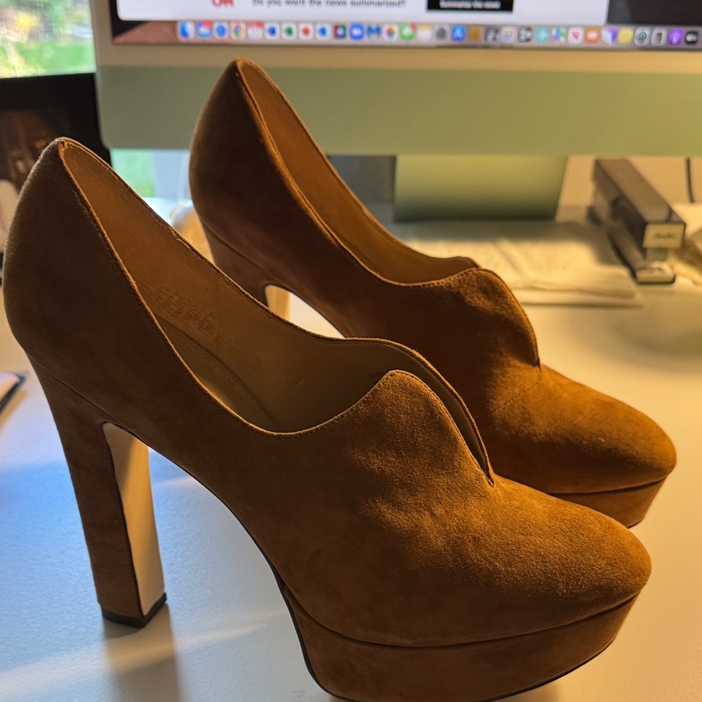Via Spiga Tan Suede Platform Heels